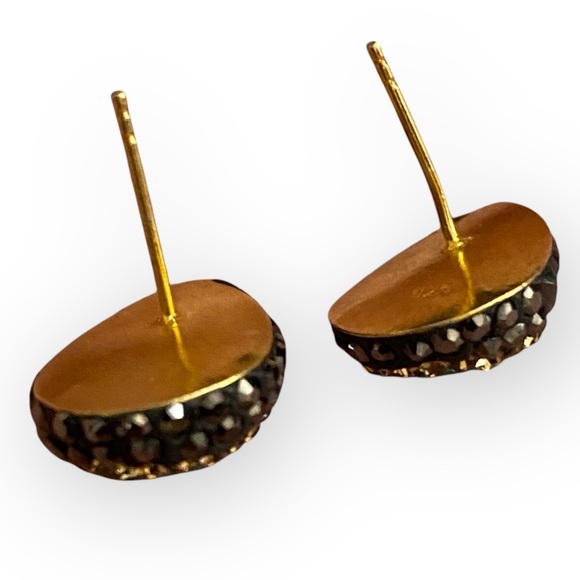 181 Sunaina Emerald Studs - Picture 6 of 10